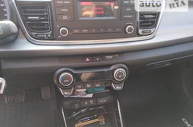 Хэтчбек Kia Rio 2020 в 