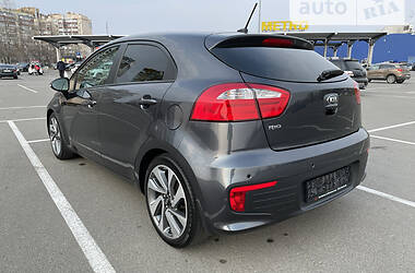 Хэтчбек Kia Rio 2016 в Киеве