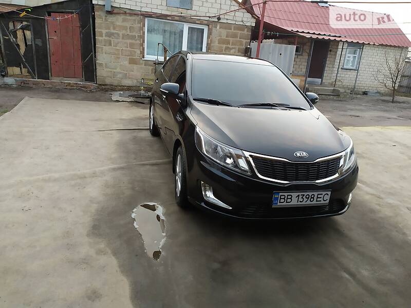 Седан Kia Rio 2013 в Сватово