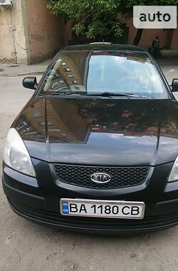 Седан Kia Rio 2005 в Кропивницком