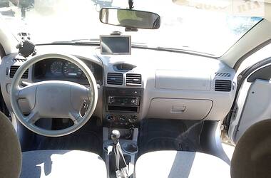 Седан Kia Rio 2004 в Городке