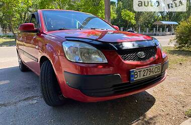 Седан Kia Rio 2008 в Новой Каховке