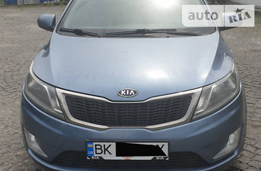 Седан Kia Rio 2011 в Ровно