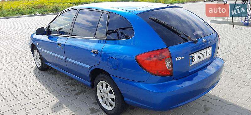 Хетчбек Kia Rio 2004 в Гадячі
