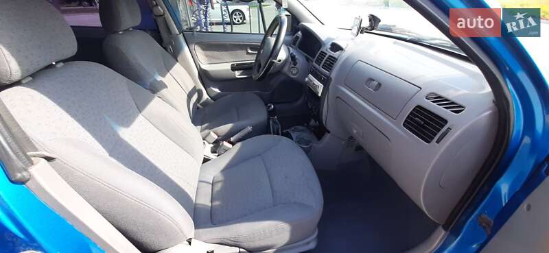 Хетчбек Kia Rio 2004 в Гадячі