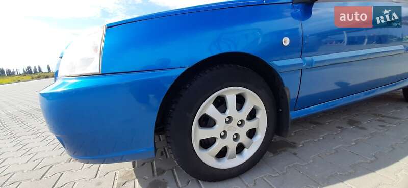 Хетчбек Kia Rio 2004 в Гадячі