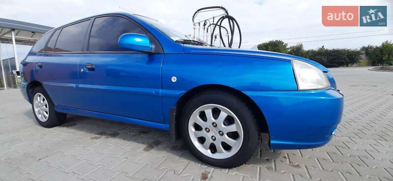 Хетчбек Kia Rio 2004 в Гадячі