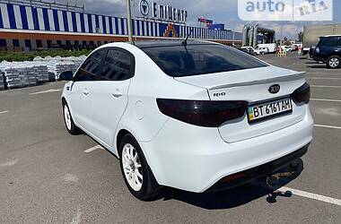 Седан Kia Rio 2013 в Херсоне