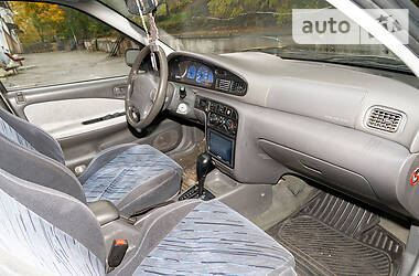 Хэтчбек Kia Rio 1997 в 
