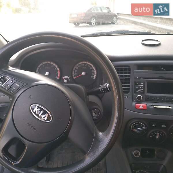 Седан Kia Rio 2011 в Броварах