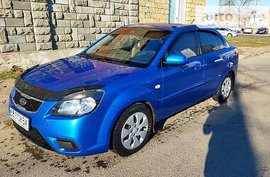 Седан Kia Rio 2011 в Николаеве