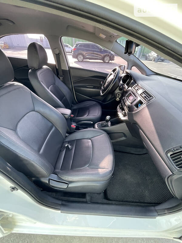 Хетчбек Kia Rio 2013 в Києві