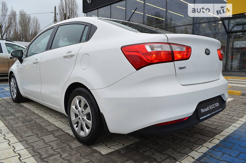 Седан Kia Rio 2015 в Одессе