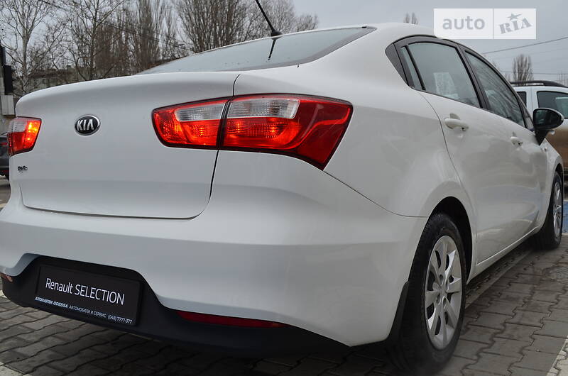 Седан Kia Rio 2015 в Одессе