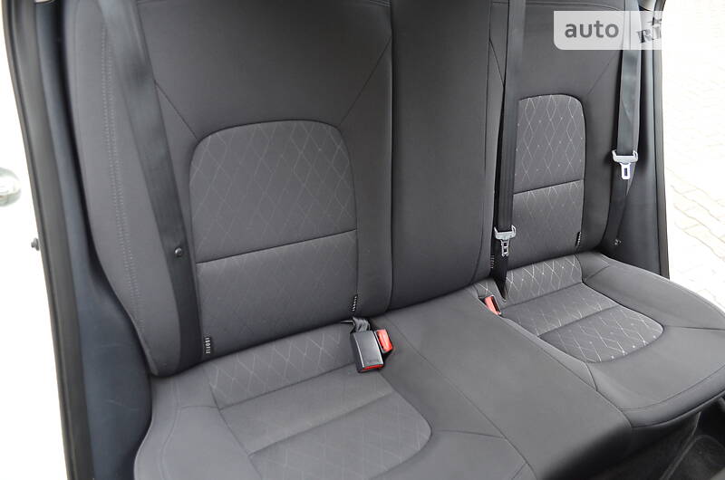 Седан Kia Rio 2015 в Одессе