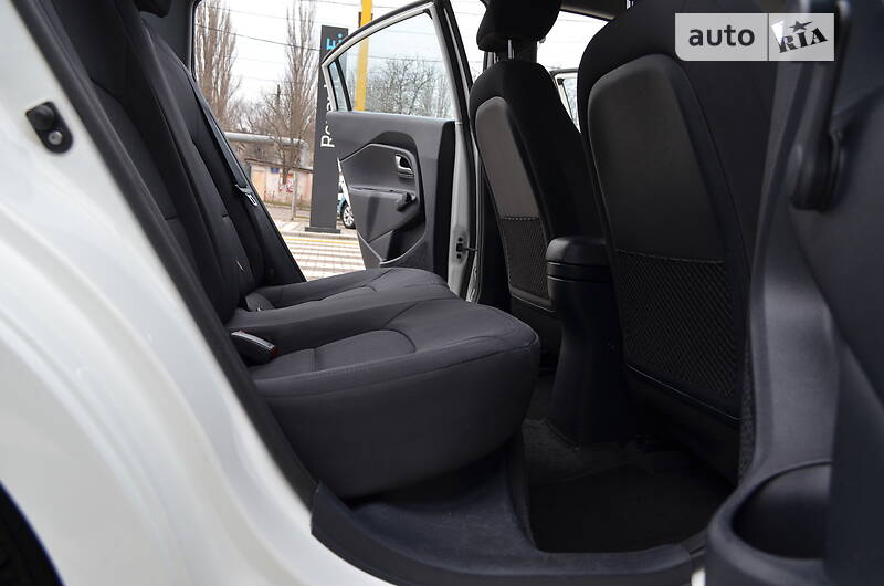 Седан Kia Rio 2015 в Одессе