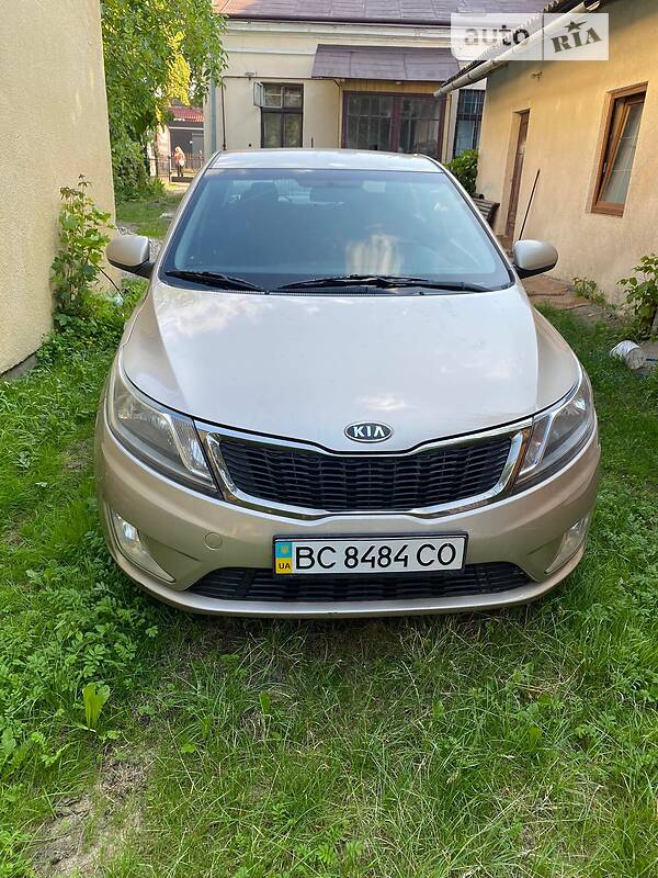 Седан Kia Rio 2012 в Жовкве