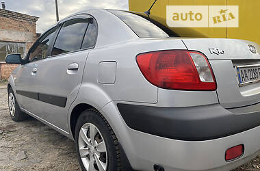 Седан Kia Rio 2008 в Києві