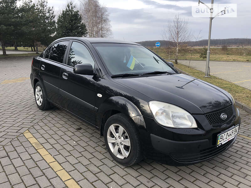 Седан Kia Rio 2008 в Трускавце