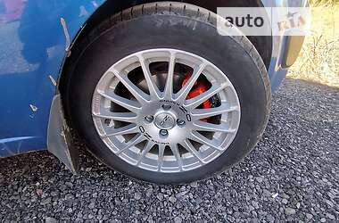 Хэтчбек Kia Rio 2006 в 