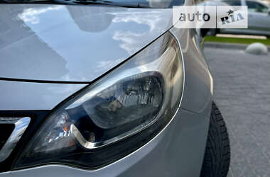 Седан Kia Rio 2012 в 