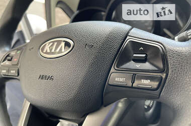 Седан Kia Rio 2012 в 