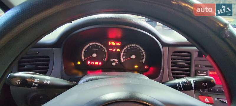 Седан Kia Rio 2011 в Кривом Роге