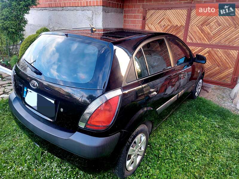 Хэтчбек Kia Rio 2008 в Ивано-Франковске