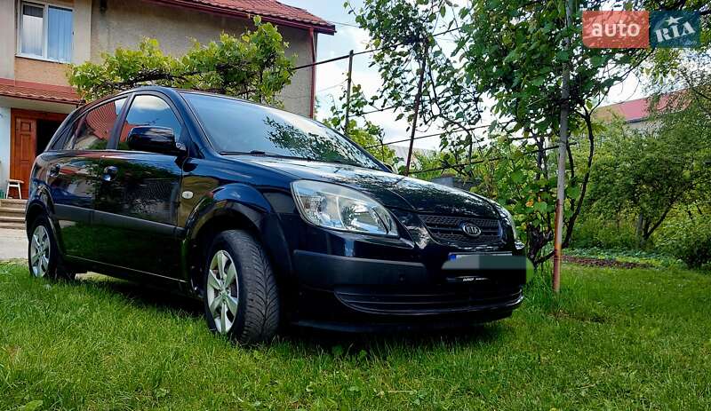 Хэтчбек Kia Rio 2008 в Ивано-Франковске
