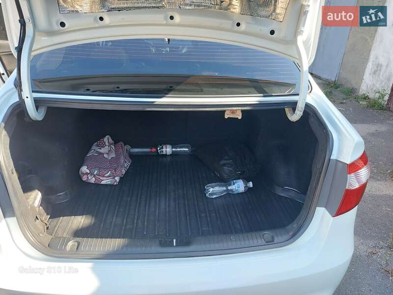 Седан Kia Rio 2012 в Вознесенске