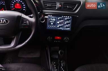 Седан Kia Rio 2013 в Украинке