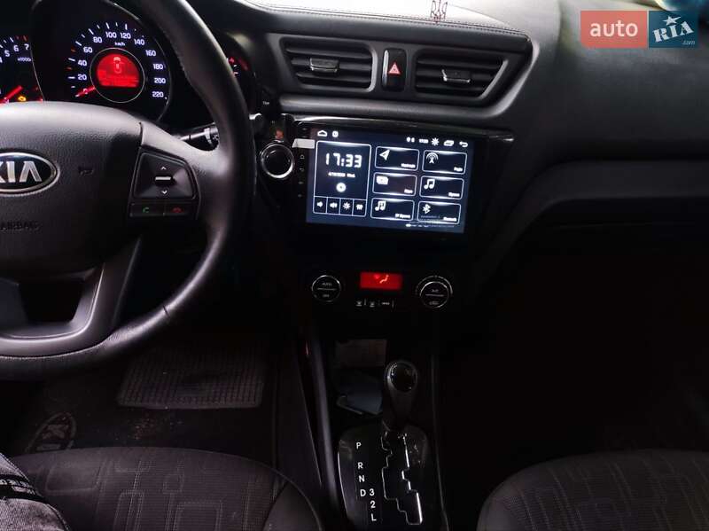 Седан Kia Rio 2013 в Украинке