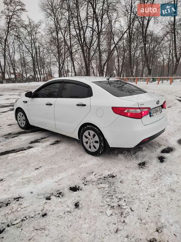 Седан Kia Rio 2012 в Звенигородці