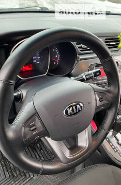 Седан Kia Rio 2013 в 