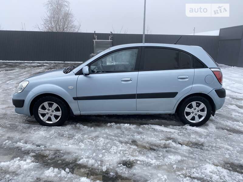 Хэтчбек Kia Rio 2008 в Полтаве