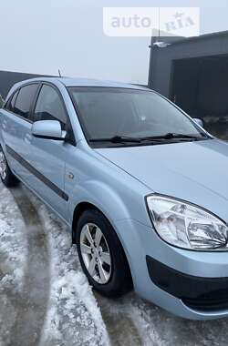 Хэтчбек Kia Rio 2008 в Полтаве