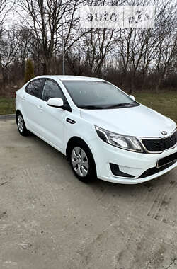 Седан Kia Rio 2013 в Деражне