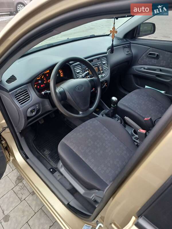 Хетчбек Kia Rio 2008 в Львові