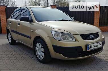 Седан Kia Rio 2009 в Киеве