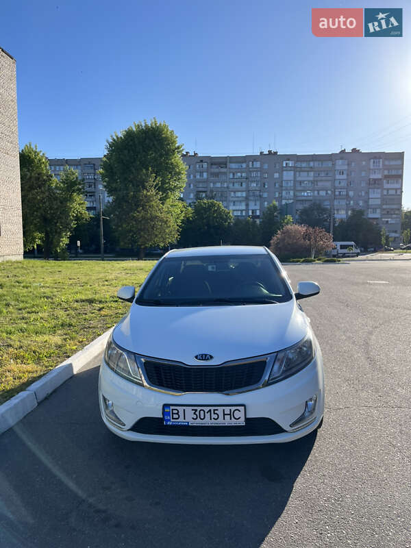 Седан Kia Rio 2012 в Кременчуге