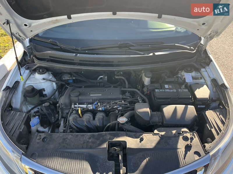 Седан Kia Rio 2012 в Кременчуге