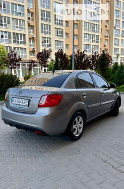 Седан Kia Rio 2011 в Софиевской Борщаговке