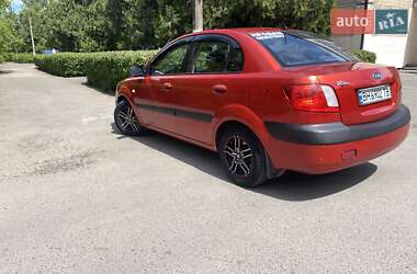 Седан Kia Rio 2005 в Подольске