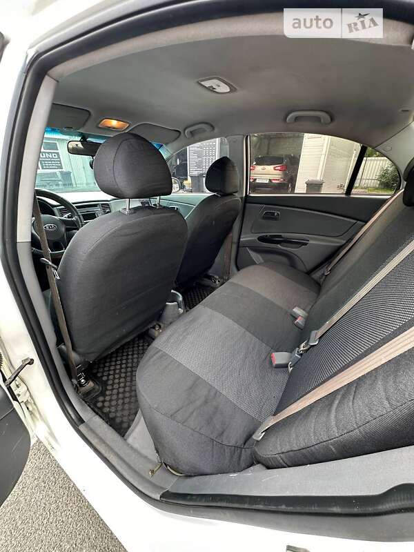 Седан Kia Rio 2010 в Києві