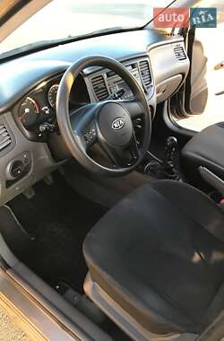Седан Kia Rio 2011 в 