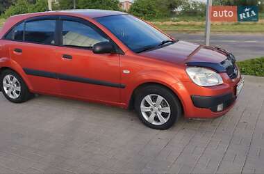 Хэтчбек Kia Rio 2008 в 