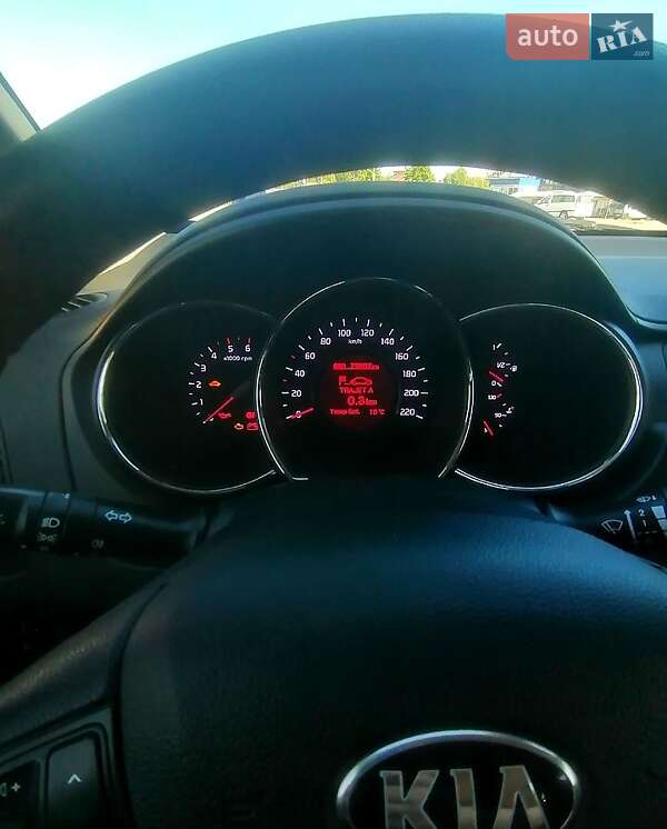 Хэтчбек Kia Rio 2013 в Харькове
