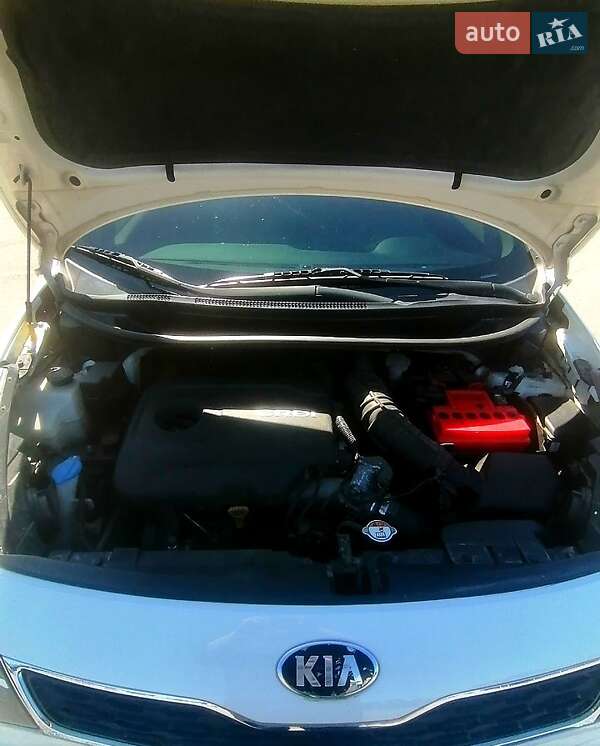Хэтчбек Kia Rio 2013 в Харькове