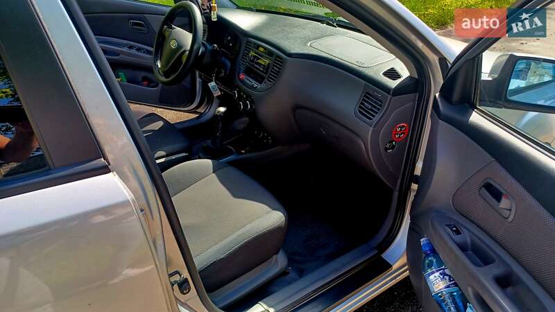 Хэтчбек Kia Rio 2006 в Буче