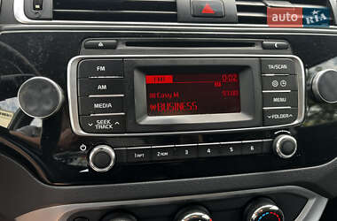 Седан Kia Rio 2017 в 